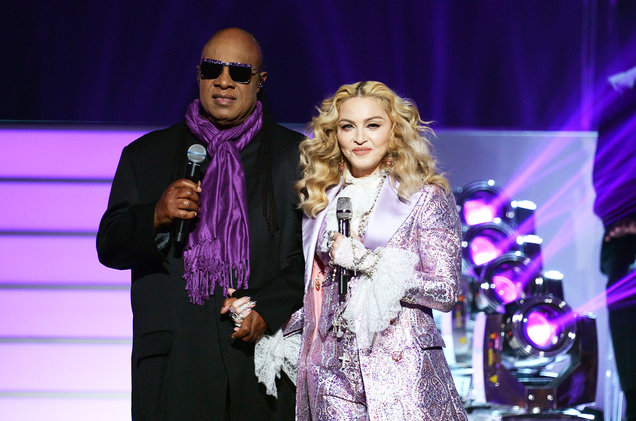 Stevie-Wonder-and-Madonna-perform-onstage-billboard-650-1548
