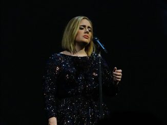 singer with black dress