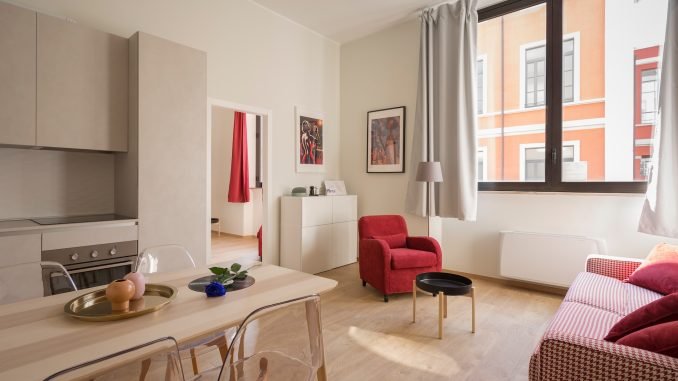 living room beige and red