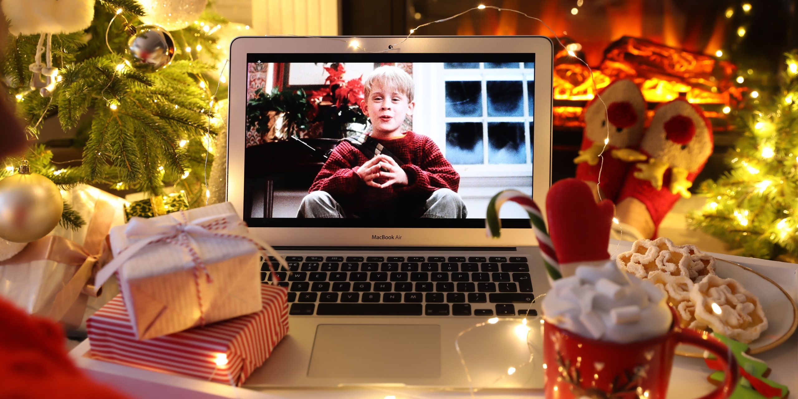 Top 10 Must-Watch Christmas Movies for the Holiday Season (1)