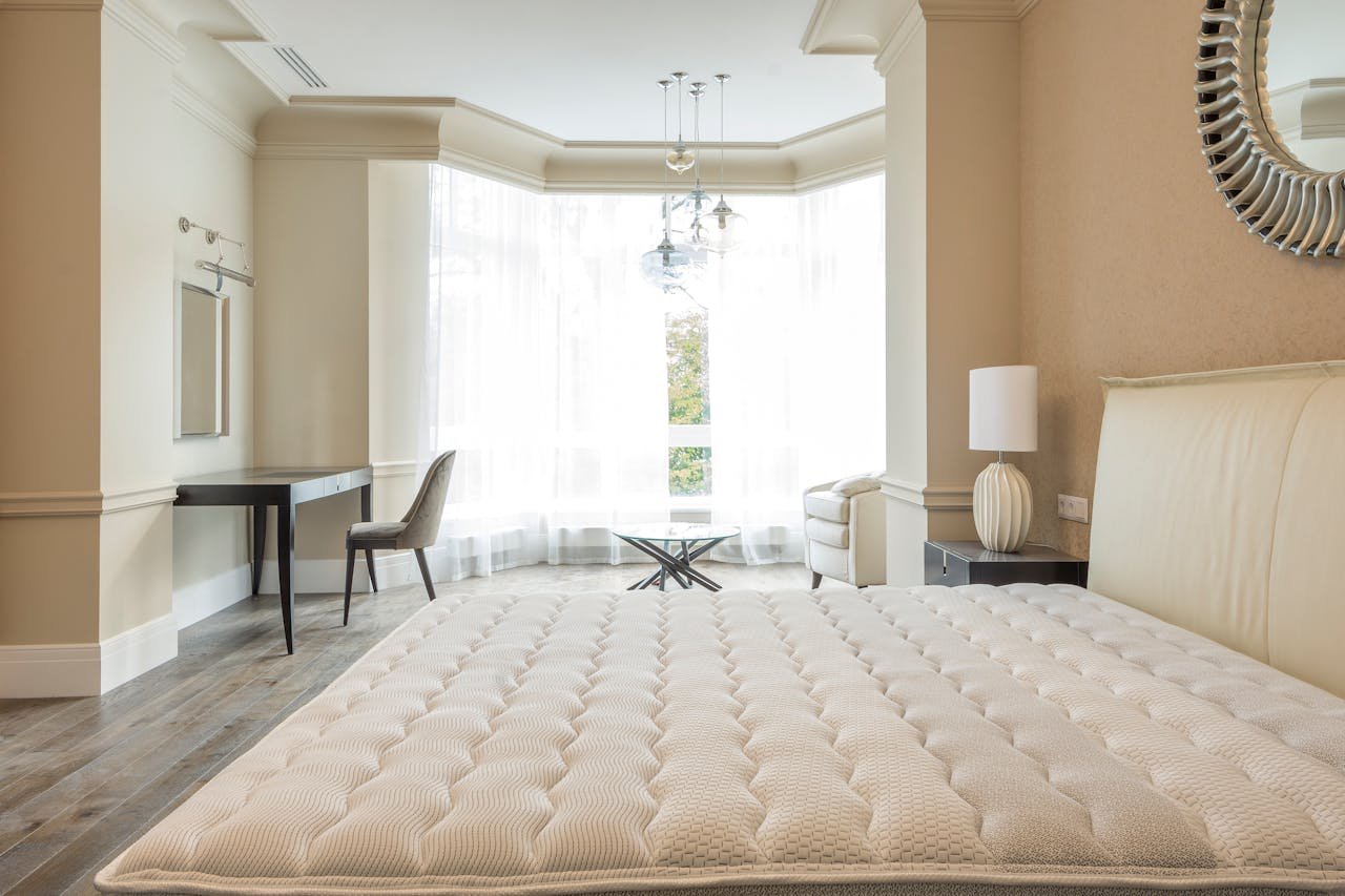 luxury-contemporary-bedroom-interior-design
