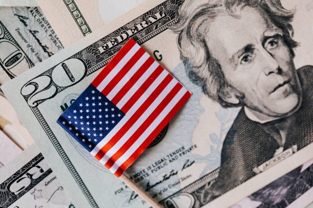 money tips for immigrants in America