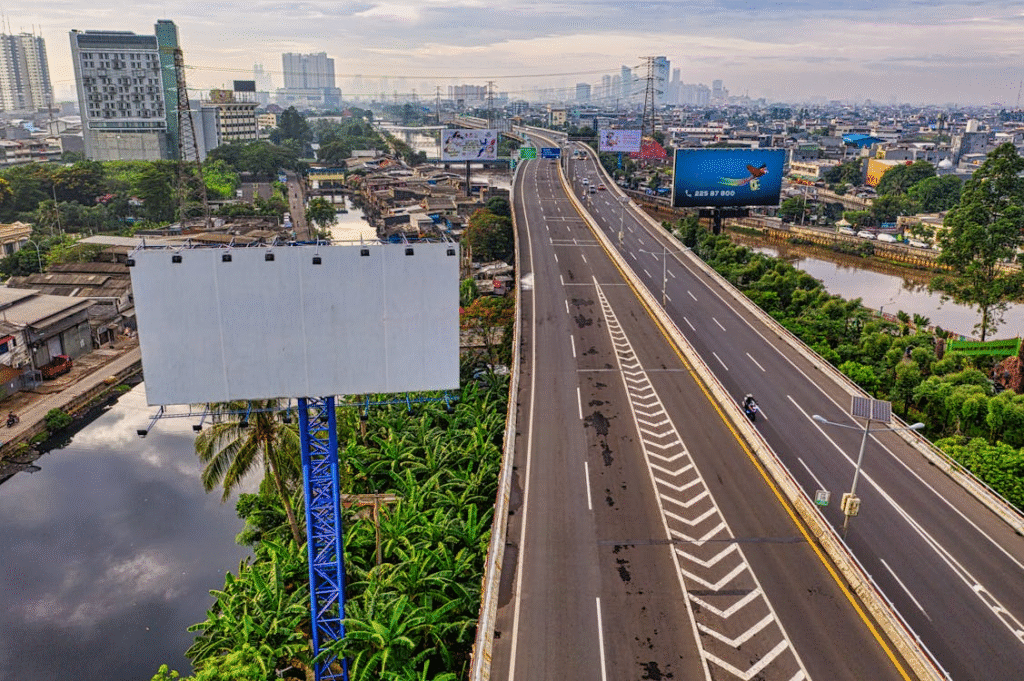 When it comes to your business, you might think you only have to worry about the standard things, right? Like having a clean interior and exterior, make sure that the parking lot is well maintained (assuming it's only yours), keeping the service and the