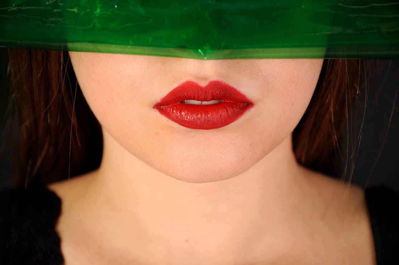 fully red lips without needles